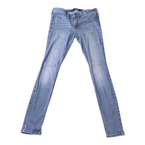 Hollister - Low-Rise Jeans in Light Wash - Size 24w 26L -Straight Leg